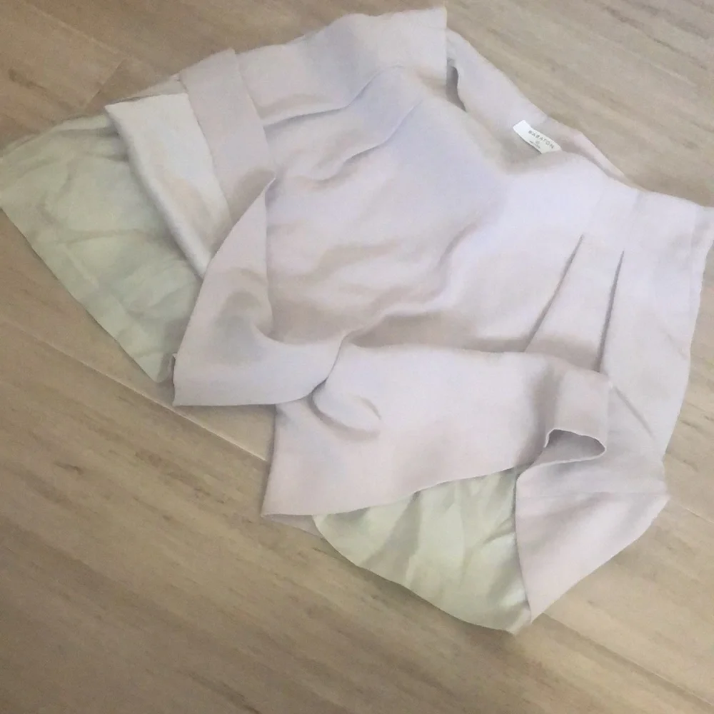Aritzia babaton high rise pleated beige shorts - Picture 6 of 9